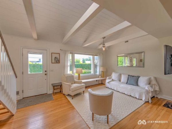 Hamptons Home 1020895