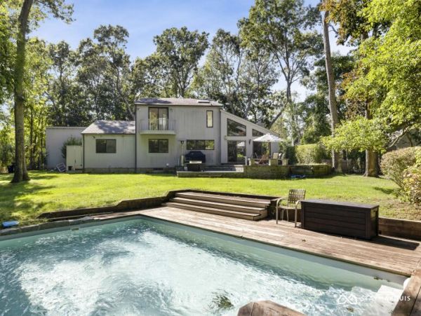 Hamptons Home 1020896
