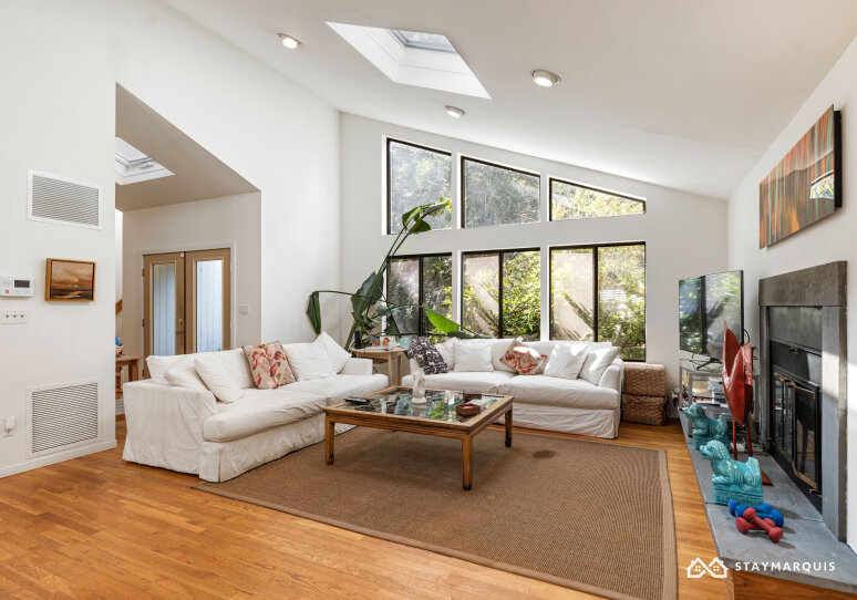 Hamptons Home 1020896
