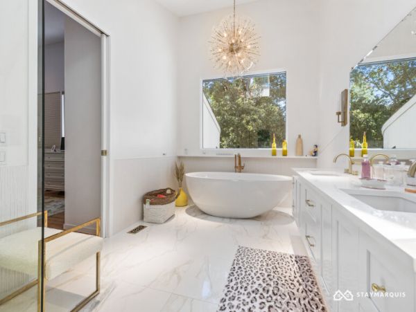 Hamptons Home 1020896