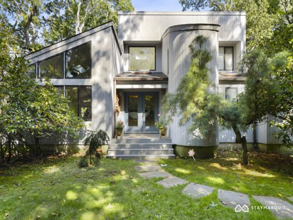 Hamptons Home 1020896