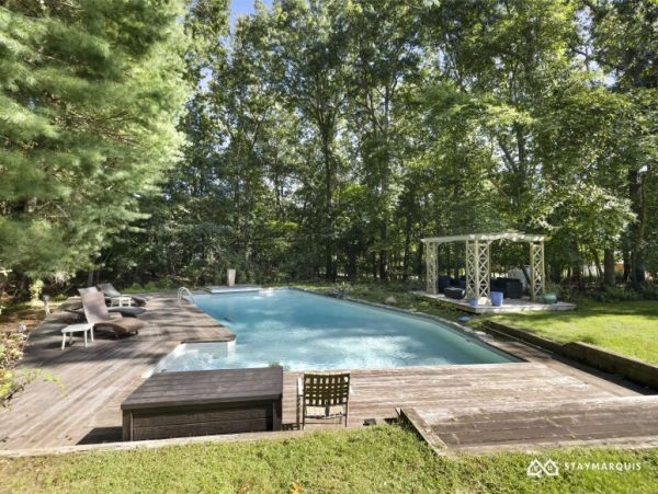 Hamptons Home 1020896