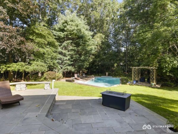 Hamptons Home 1020896