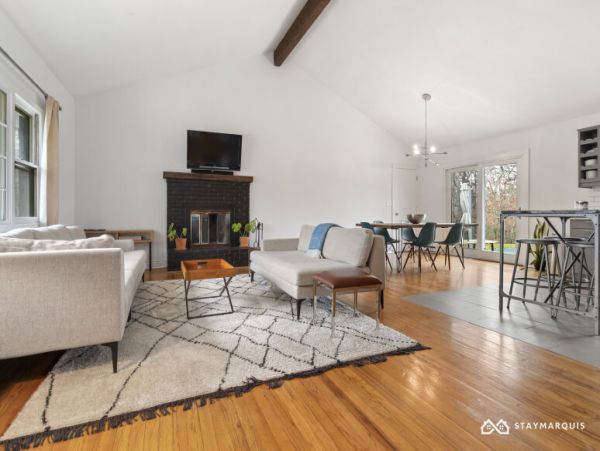Hamptons Home 1020897
