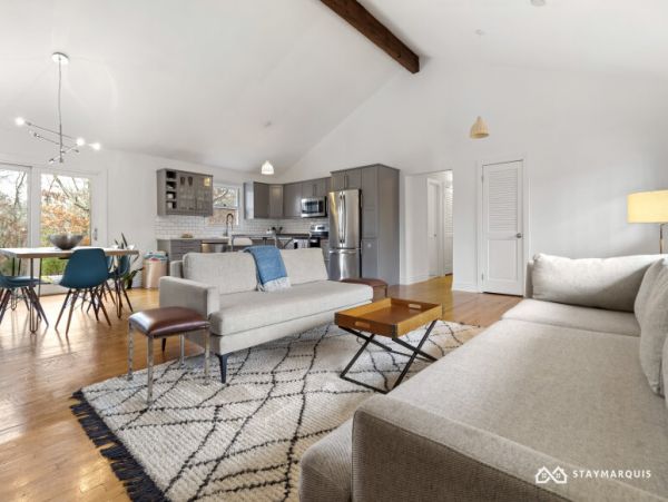 Hamptons Home 1020897