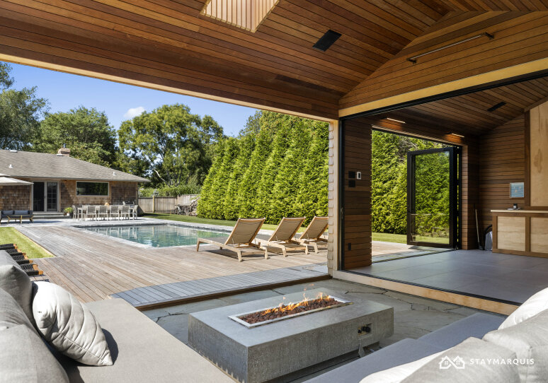 Hamptons Home 1020898