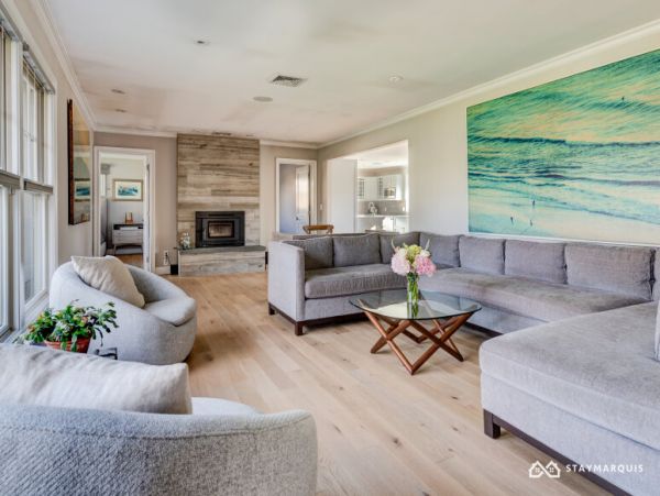 Hamptons Home 1020898