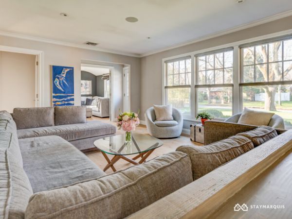 Hamptons Home 1020898