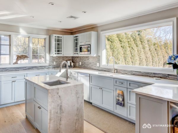Hamptons Home 1020898