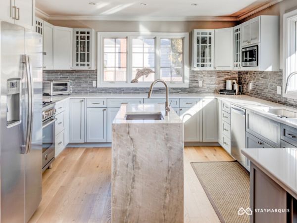 Hamptons Home 1020898
