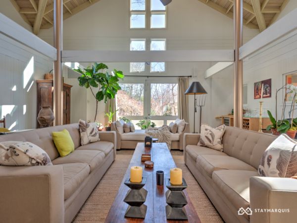 Hamptons Home 1020899
