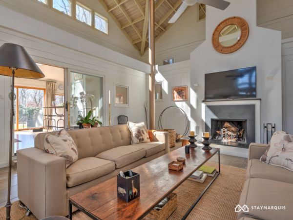 Hamptons Home 1020899