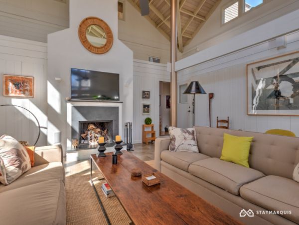 Hamptons Home 1020899