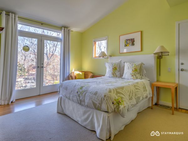 Hamptons Home 1020899