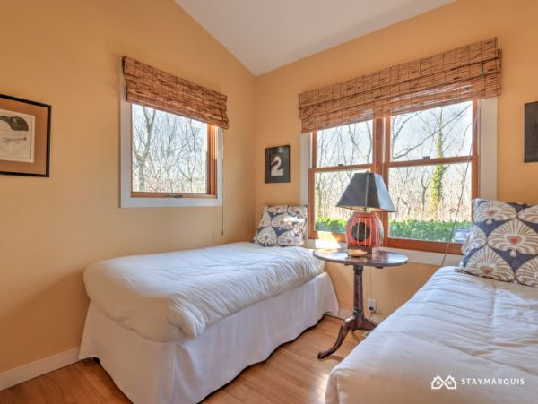Hamptons Home 1020899