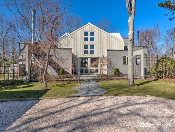 Hamptons Home 1020899