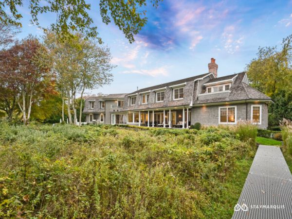 Hamptons Home 1020901