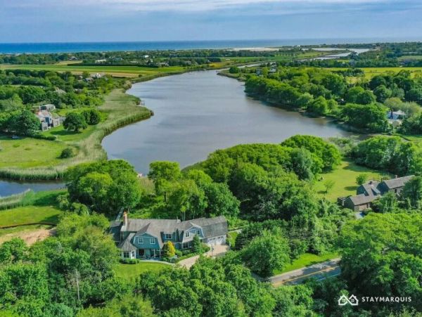 Hamptons Home 1020901