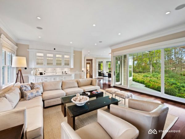 Hamptons Home 1020901