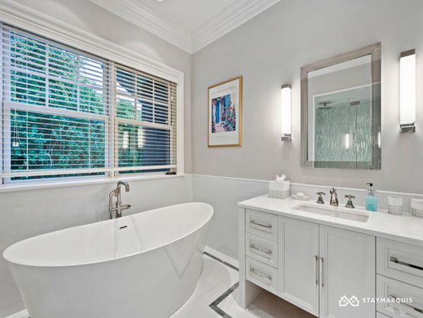 Hamptons Home 1020901