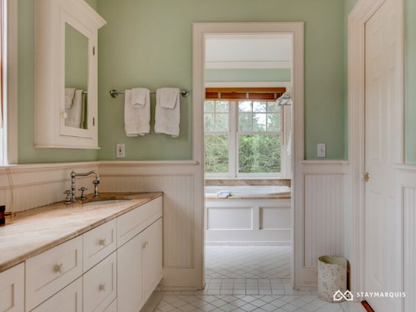 Hamptons Home 1020902
