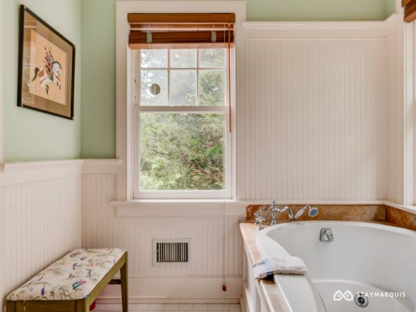 Hamptons Home 1020902