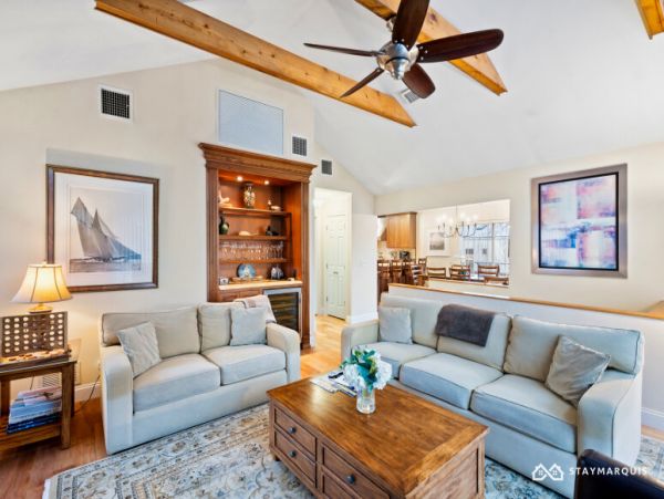 Hamptons Home 1020904