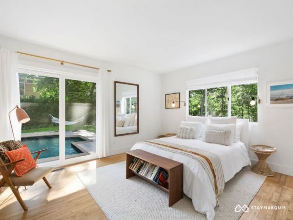 Hamptons Home 1020905