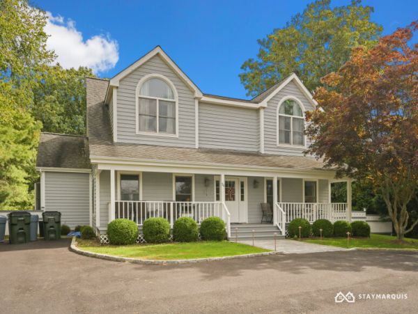 Hamptons Home 1020906