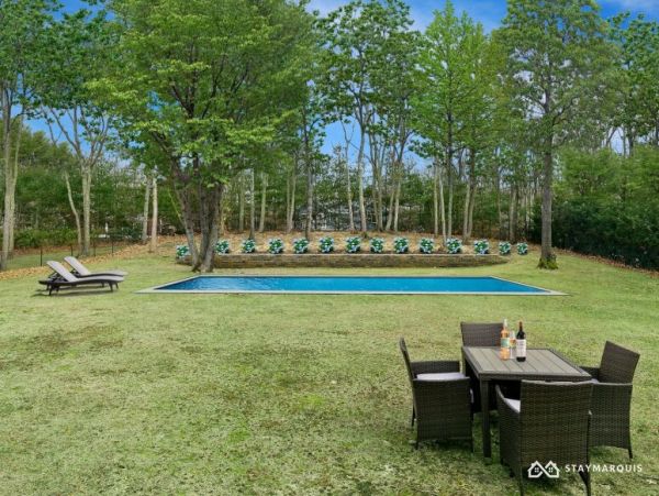 Hamptons Home 1020906