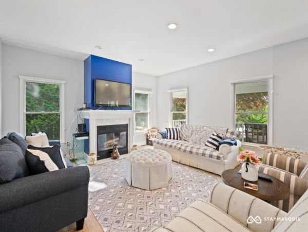 Hamptons Home 1020906