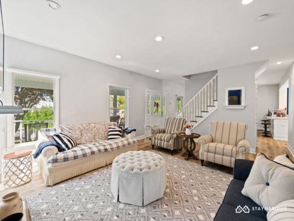 Hamptons Home 1020906
