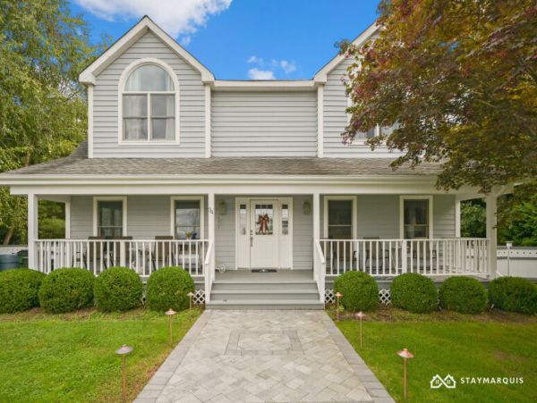 Hamptons Home 1020906