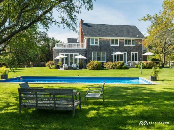 Hamptons Home 1020907