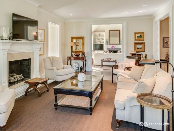 Hamptons Home 1020907
