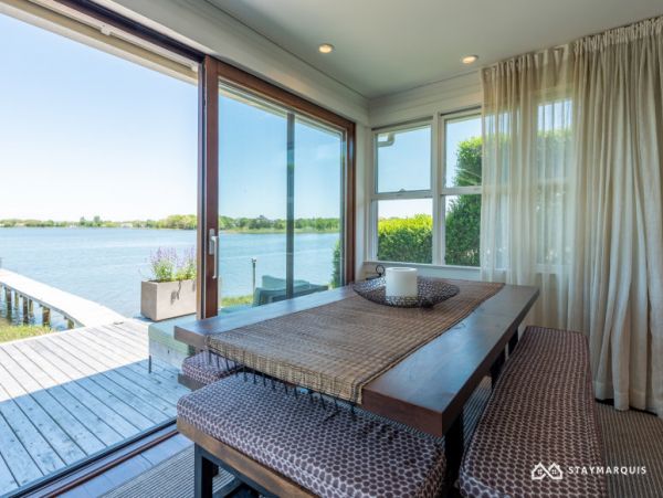 Hamptons Home 1020908