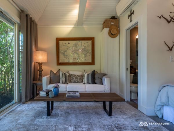 Hamptons Home 1020908
