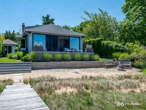 Hamptons Home 1020908