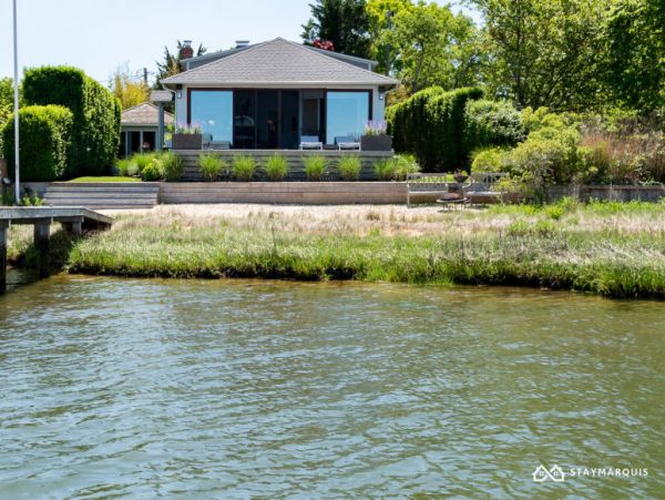 Hamptons Home 1020908