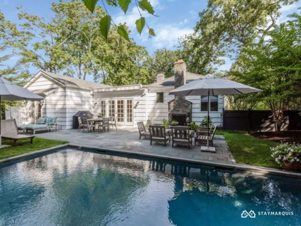 Hamptons Home 1020909