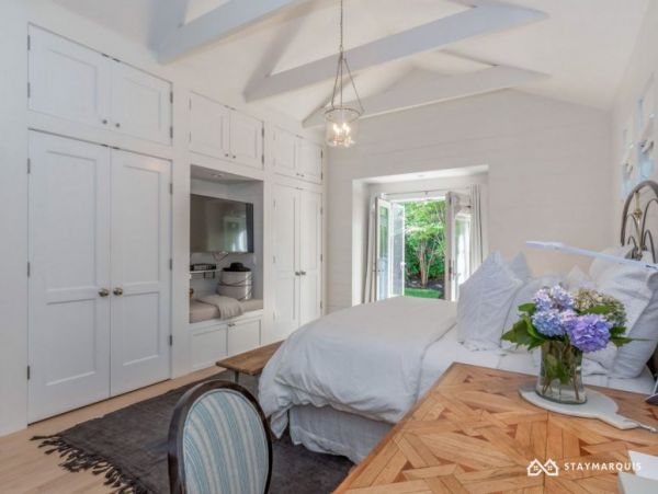 Hamptons Home 1020909