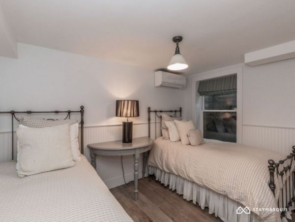 Hamptons Home 1020909