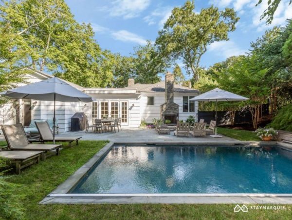 Hamptons Home 1020909