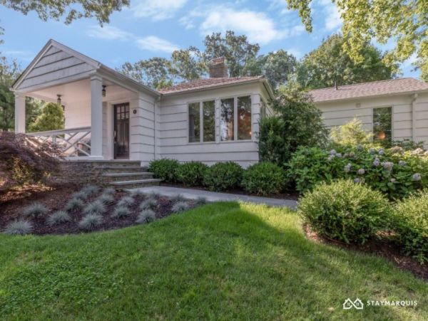 Hamptons Home 1020909