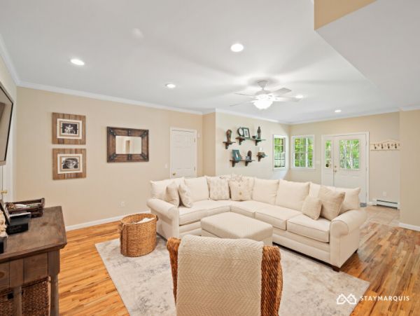 Hamptons Home 1020910