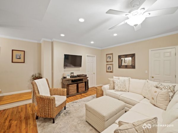 Hamptons Home 1020910