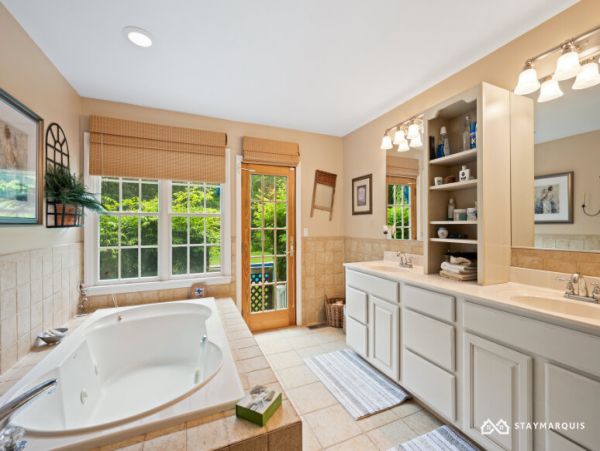 Hamptons Home 1020910