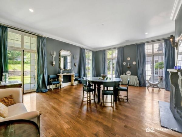 Hamptons Home 1020912