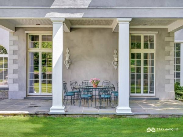 Hamptons Home 1020912
