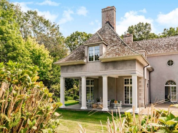 Hamptons Home 1020912